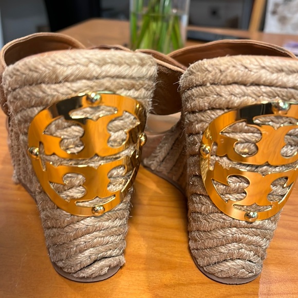 Tory Burch Kristen Wedges Gold Logo Tan leather - Picture 4 of 10